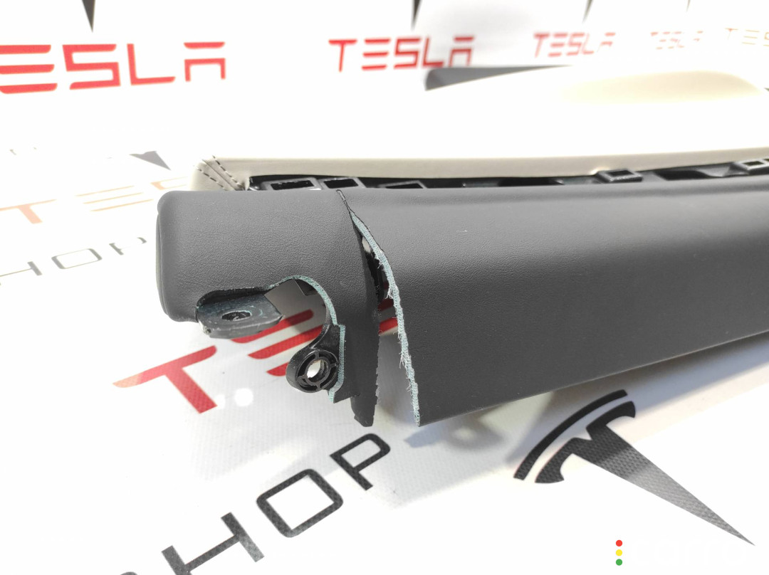 1058004-22-I обшивка двери задней правой Tesla Model X 2017г. - фото №3