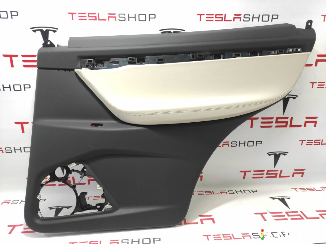 1058004-22-I обшивка двери задней правой Tesla Model X 2017г. - фото №4