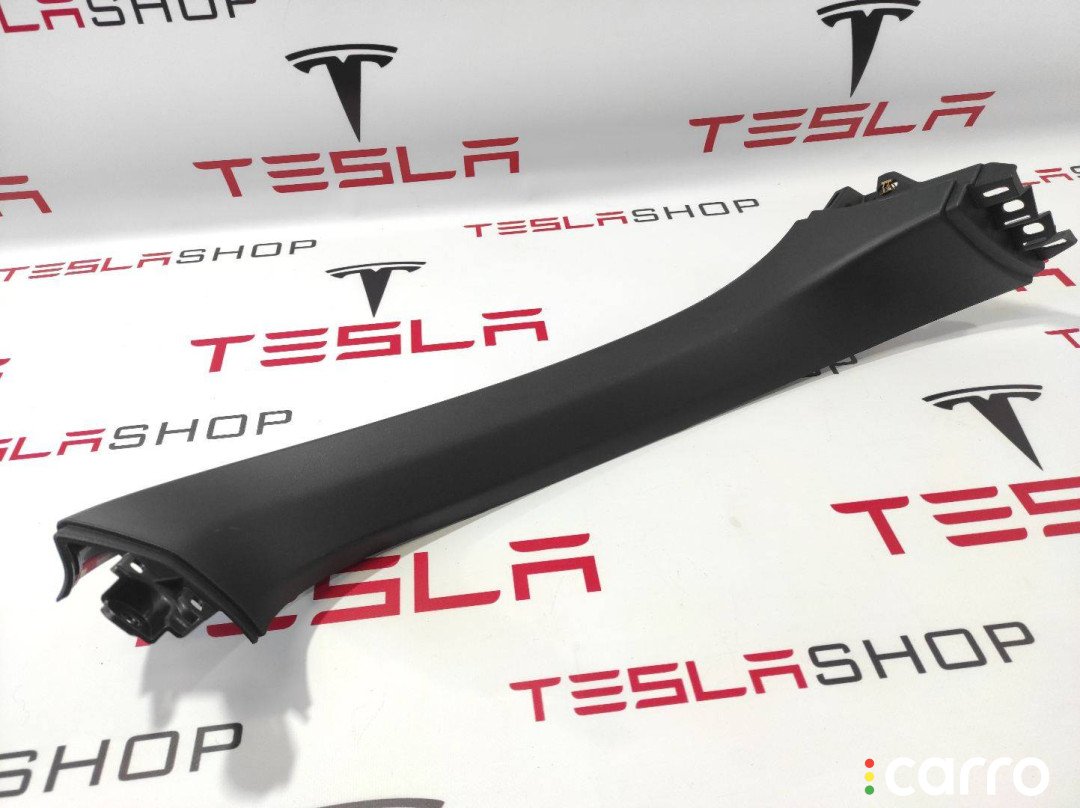 1037904-00-E Накладка крышки багажника Tesla Model X 2017г. - фото №1