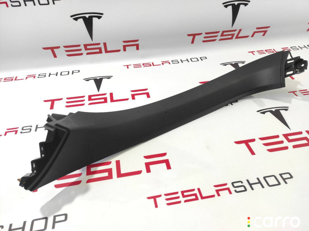 1037902-00-E Накладка крышки багажника Tesla Model X 2017г. - фото №1