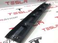 1037906-50-E, 1037906-00-E Накладка крышки багажника Tesla Model X 2017г. - фото №3
