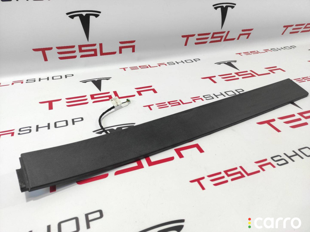 1097664-00-A накладка двери задней правой Tesla Model X 2017г. - фото №1