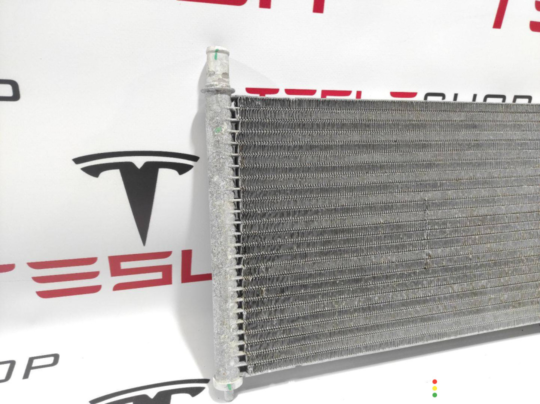1048498-00-C радиатор основной Tesla Model X 2019г. - фото №3