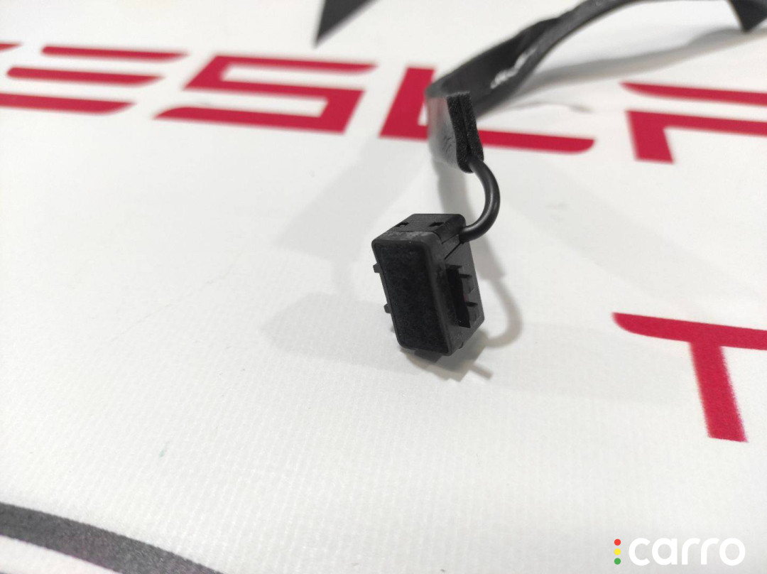 1047000-00-A микрофон Tesla Model X 2019г. - фото №2