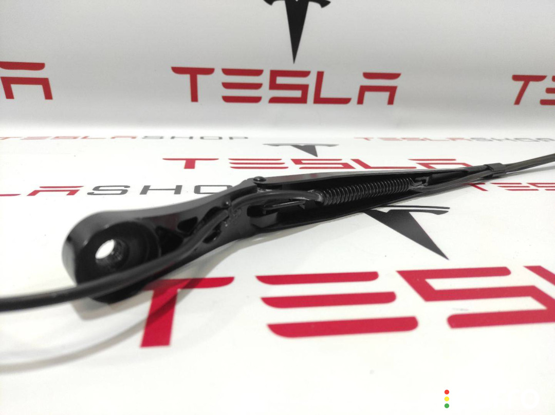 1046669-00-B щеткодержатель (поводок стеклоочистителя, дворник) левый Tesla Model X 2019г. - фото №3