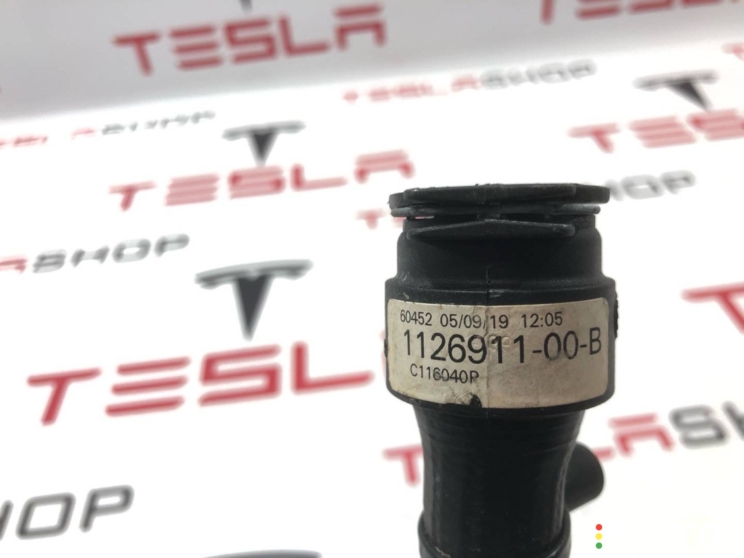 1126911-00-B Шланг системы охлаждения Tesla Model X 2019г. - фото №4