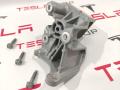 1047167-00-J, 1069434-SO-A, 1075824 кронштейн двигателя передний правый Tesla Model X 2019г. - фото №3
