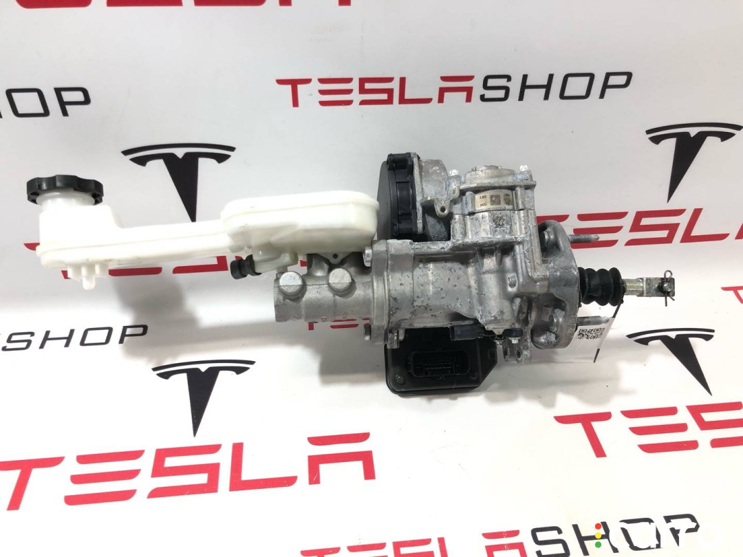 1045523-00-C цилиндр тормозной главный Tesla Model X 2019г. - фото №3