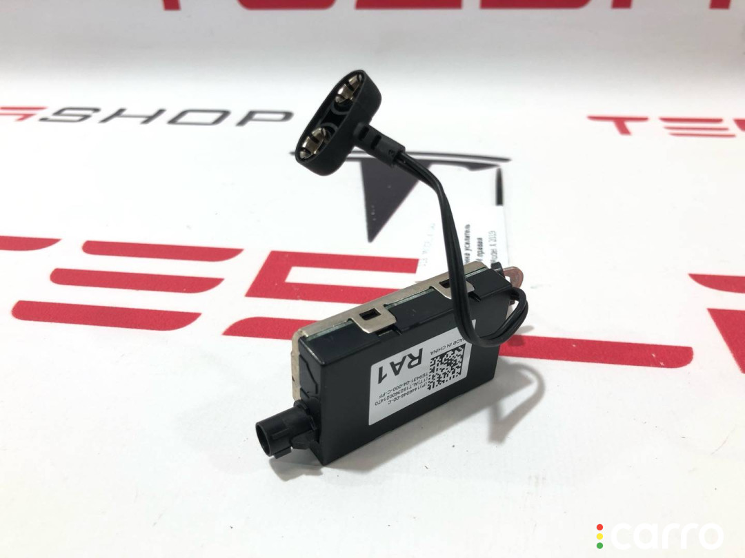 1448945-00-B усилитель антенны Tesla Model X 2019г. - фото №1