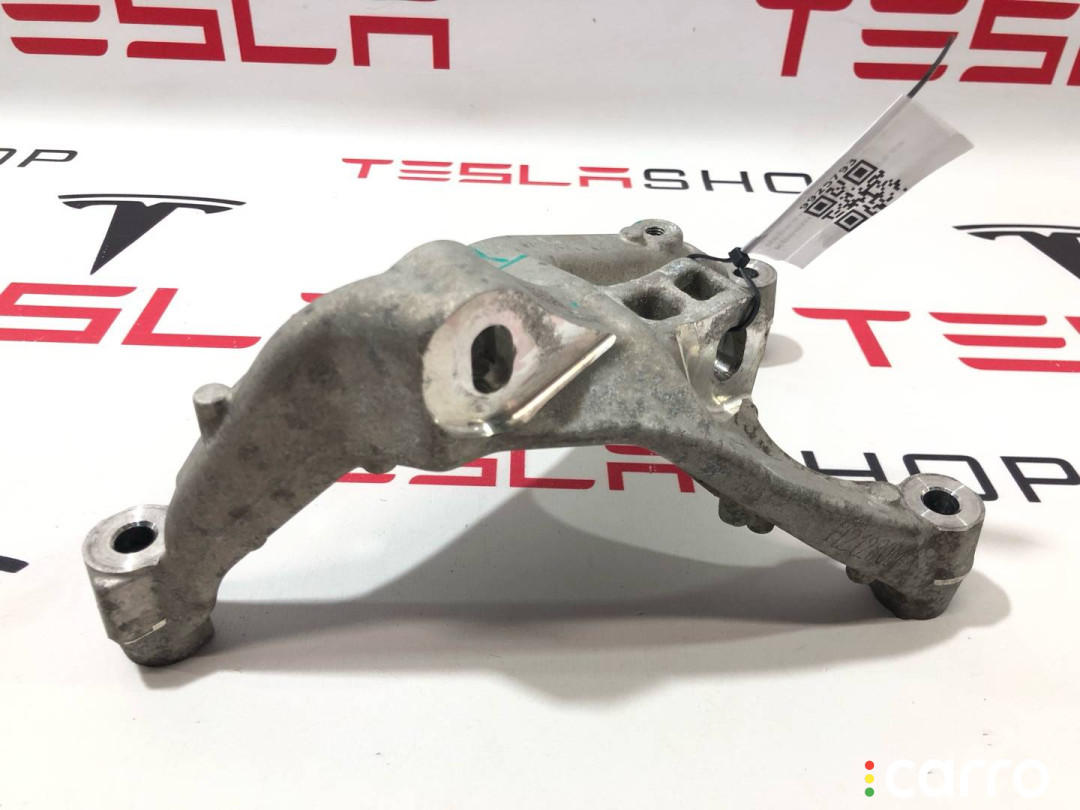 1478000-01-C, 1134684-00-C кронштейн двигателя передний левый Tesla Model X рест 2022г. - фото №2