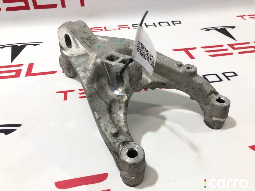 1478000-01-C, 1134684-00-C кронштейн двигателя передний левый Tesla Model X рест 2022г. - фото №3