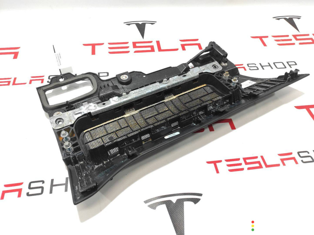 1622156-00-E Накладка декоративная на торпедо нижняя Tesla Model X рест 2022г. - фото №4