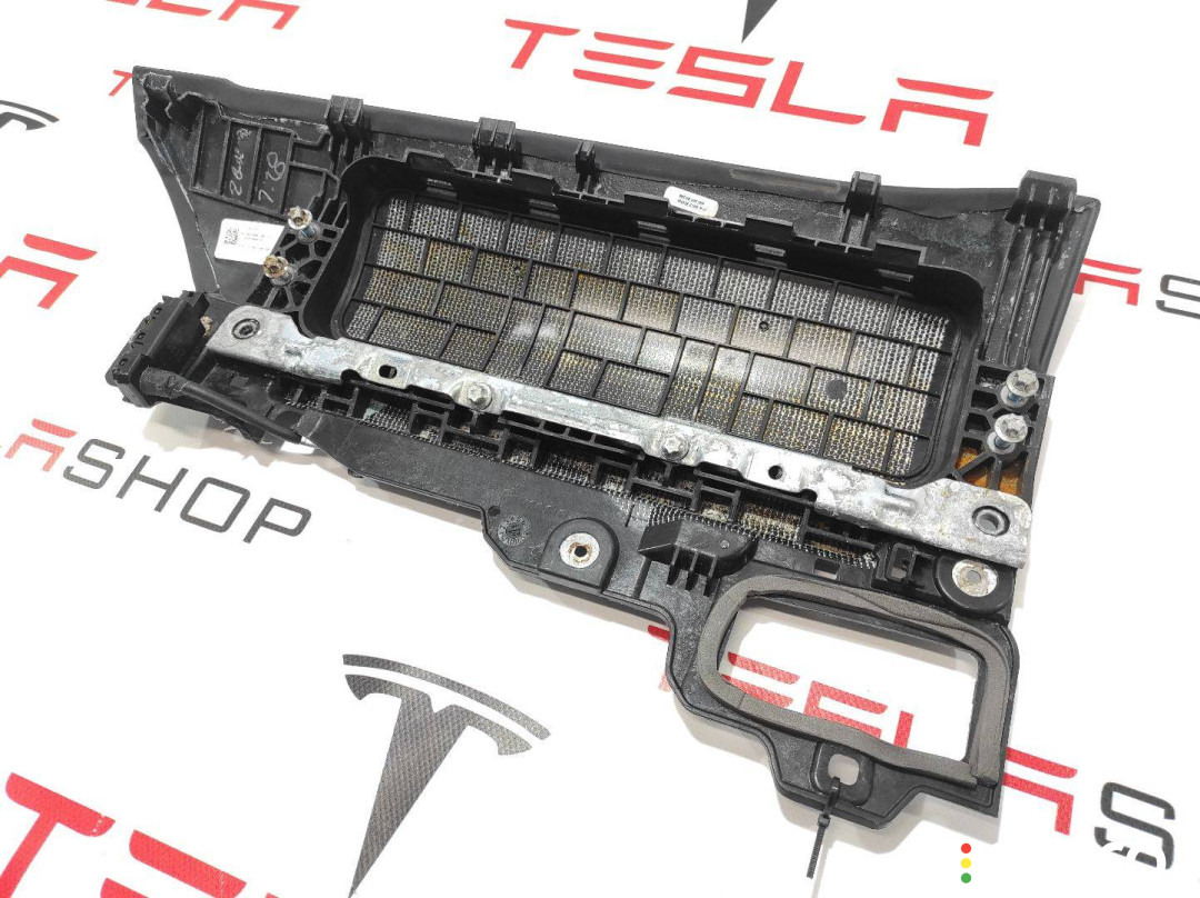 1622156-00-E Накладка декоративная на торпедо нижняя Tesla Model X рест 2022г. - фото №5