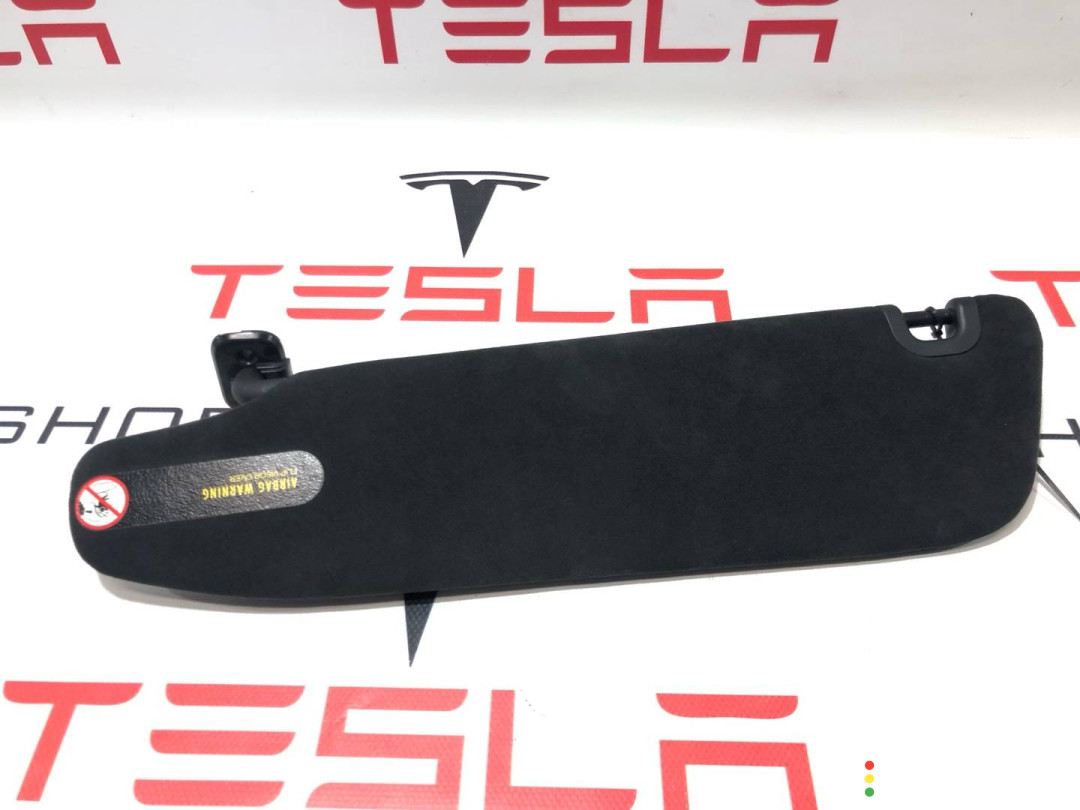 1050620-02-A Козырек солнцезащитный правый Tesla Model S 2021г. - фото №1