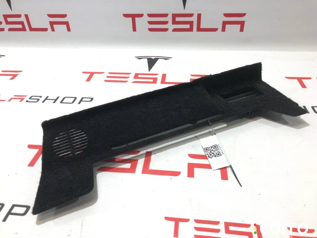 1622102-00-B Накладка декоративная на торпедо правая нижняя Tesla Model X рест 2022г. - фото №1