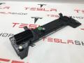 1622102-00-B Накладка декоративная на торпедо правая нижняя Tesla Model X рест 2022г. - фото №3