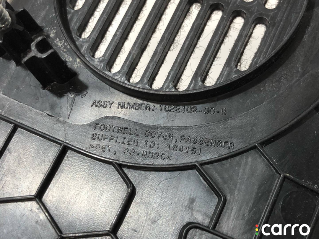 1622102-00-B Накладка декоративная на торпедо правая нижняя Tesla Model X рест 2022г. - фото №4