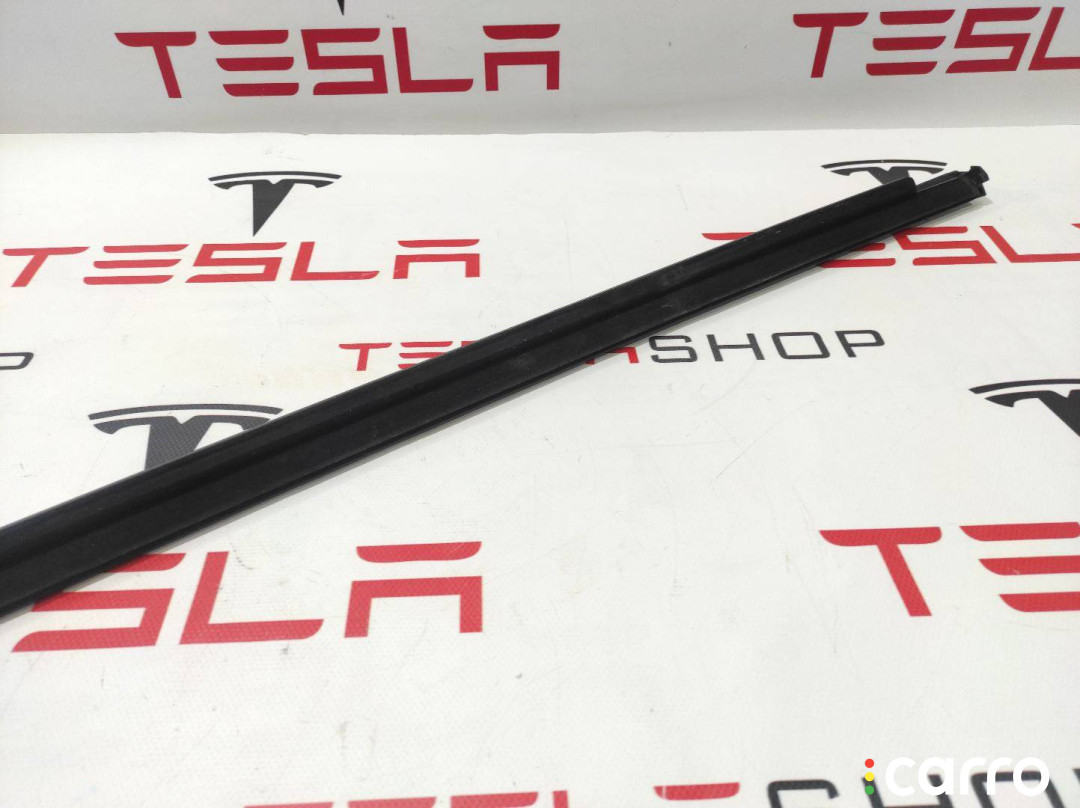 1098685-01-D молдинг двери задней левой Tesla Model X рест 2022г. - фото №4
