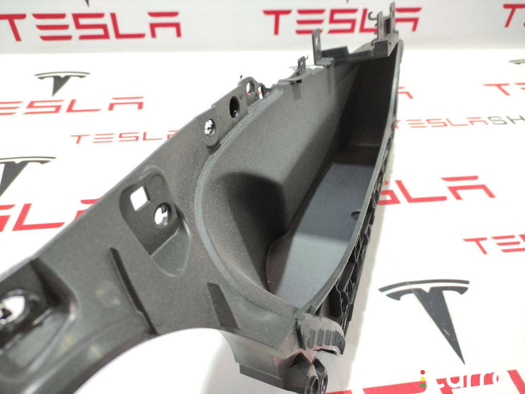 1477302-91-C, 1085119-00-E обшивка двери передней правой Tesla Model 3 2019г. - фото №2