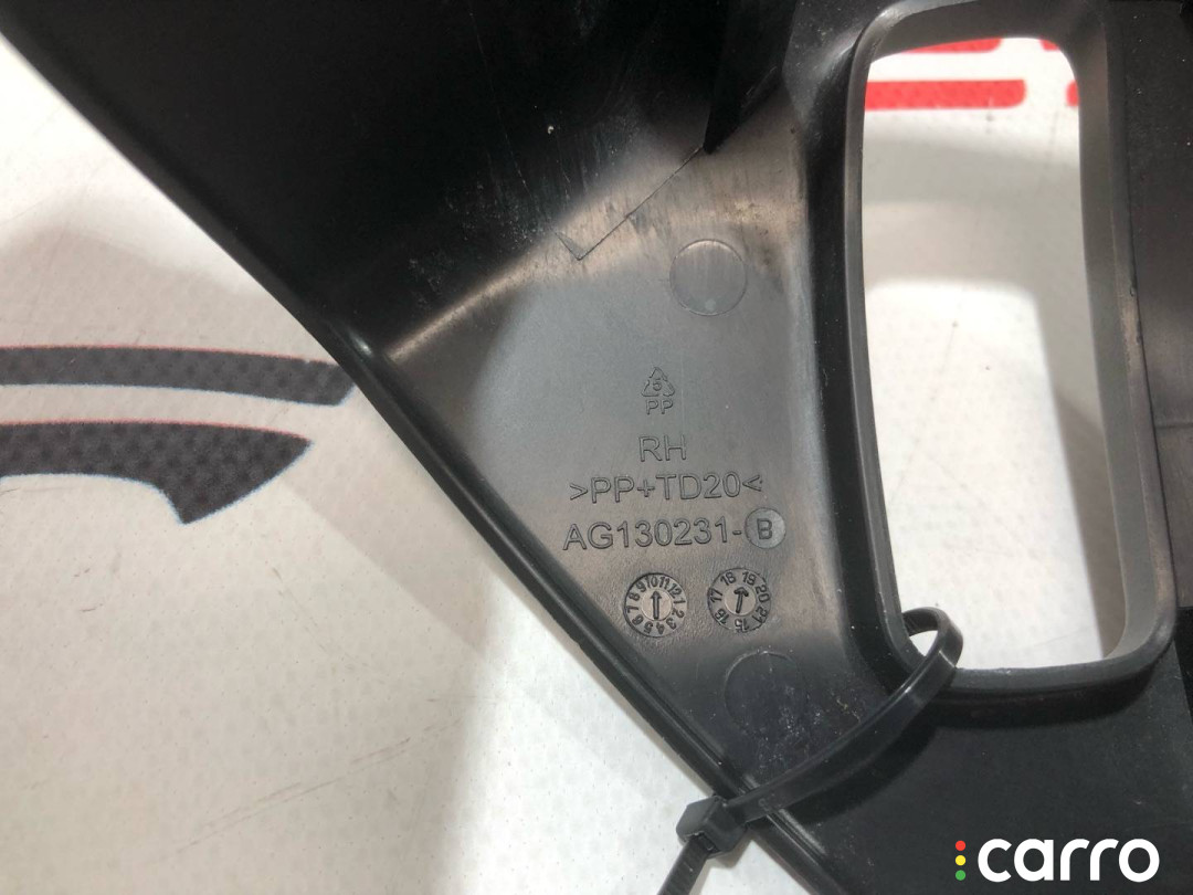 1030476-01-B, AG130231 Накладки на ручки дверей Tesla Model S 2019г. - фото №4