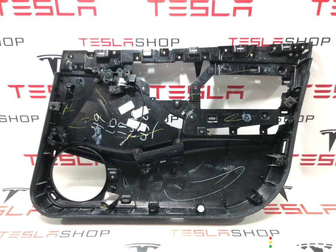 6006071-22-I обшивка двери передней левой Tesla Model S 2019г. - фото №4