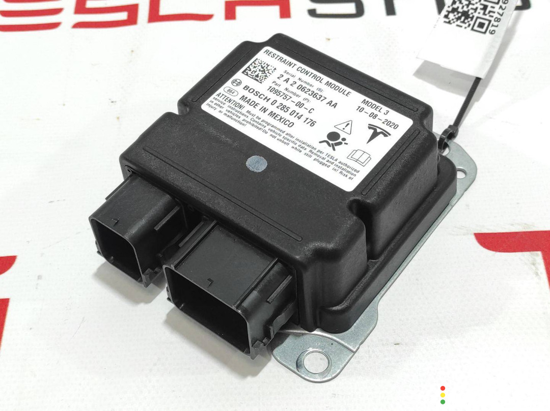 1095757-00-C Блок AirBag Tesla Model 3 2020г. - фото №1