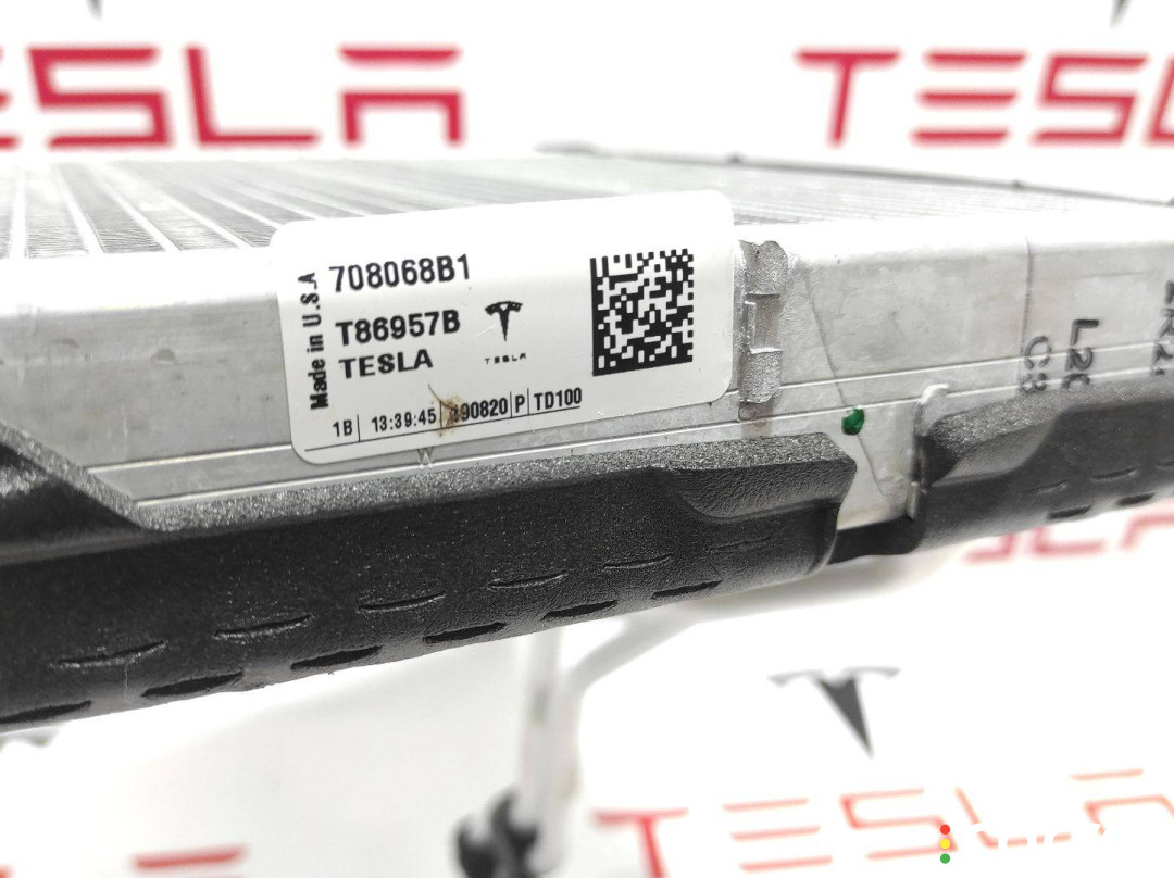 1099999-00-I, T74854B, T86957B радиатор отопителя (печки) Tesla Model 3 2020г. - фото №4
