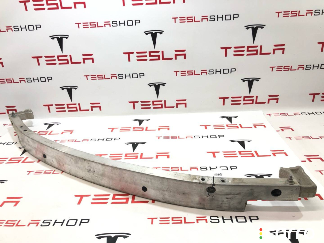 1487601-00-E Усилитель бампера переднего верхний Tesla Model Y - фото №1