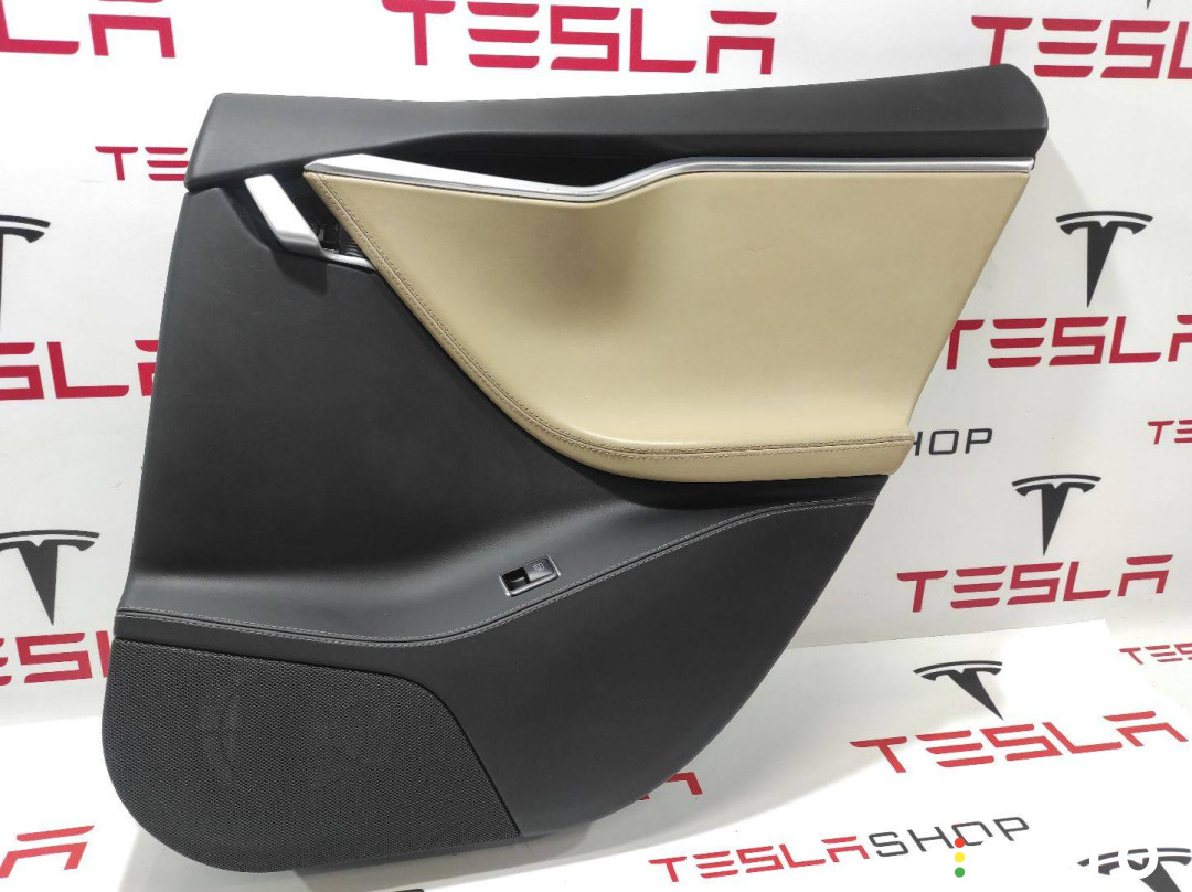 1008133-00-D, 1008105-00-K обшивка двери задней правой Tesla Model S 2013г. - фото №1