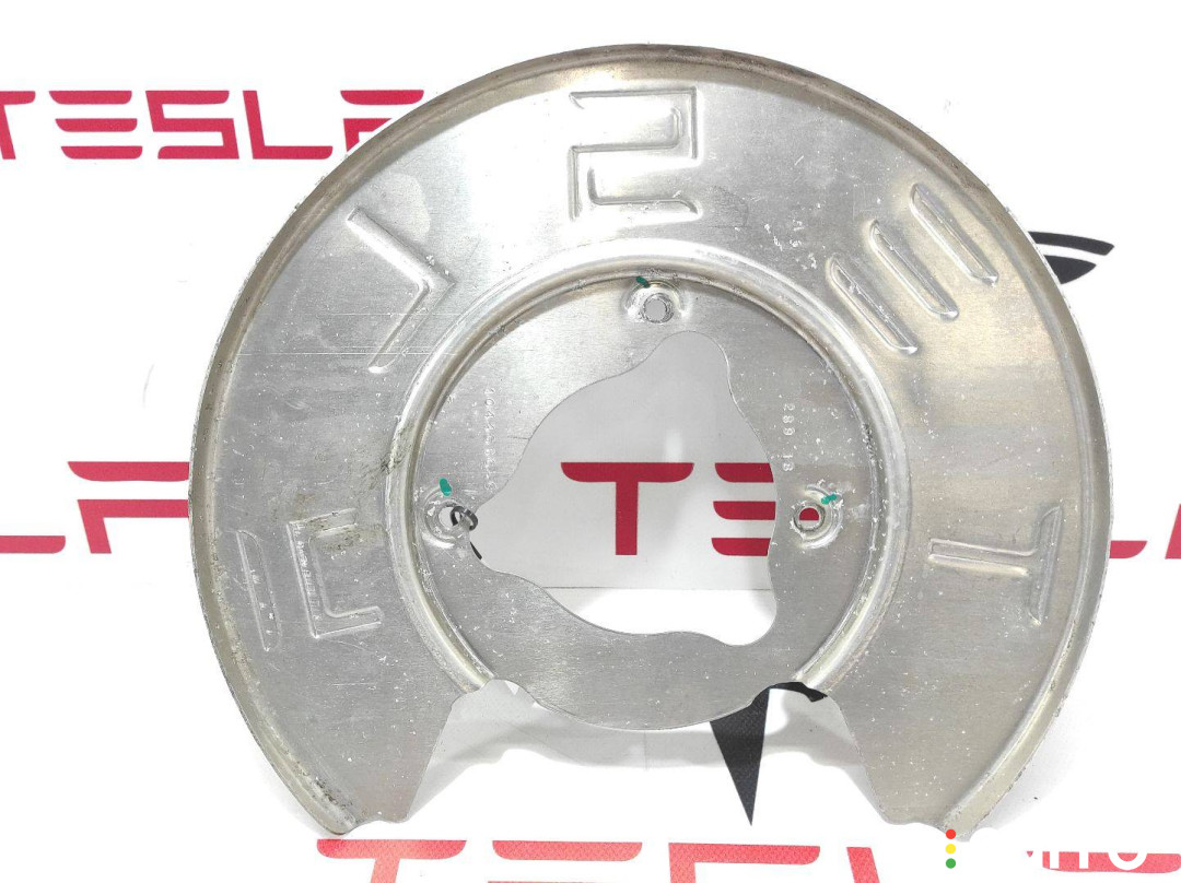 1044666-00-C Кожух тормозного диска Tesla Model 3 2020г. - фото №1