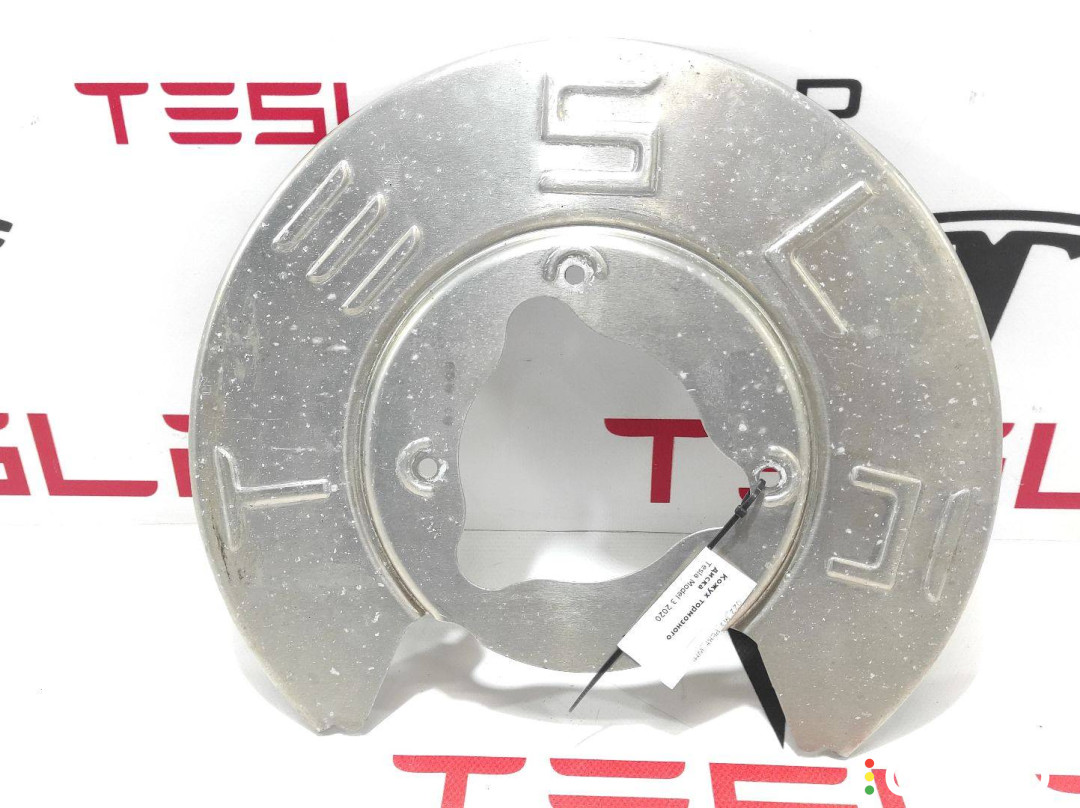 1044666-00-C Кожух тормозного диска Tesla Model 3 2020г. - фото №2