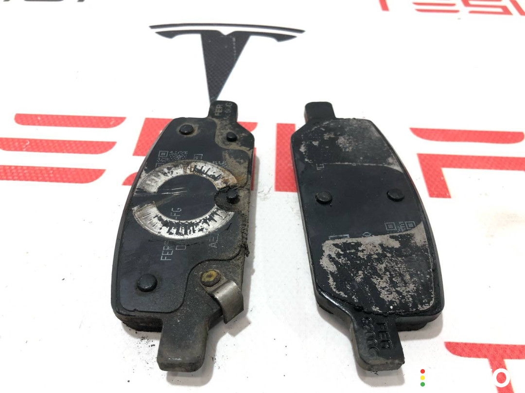 104462497F, 1044623-00-C Тормозные колодки зад. Tesla Model Y - фото №2