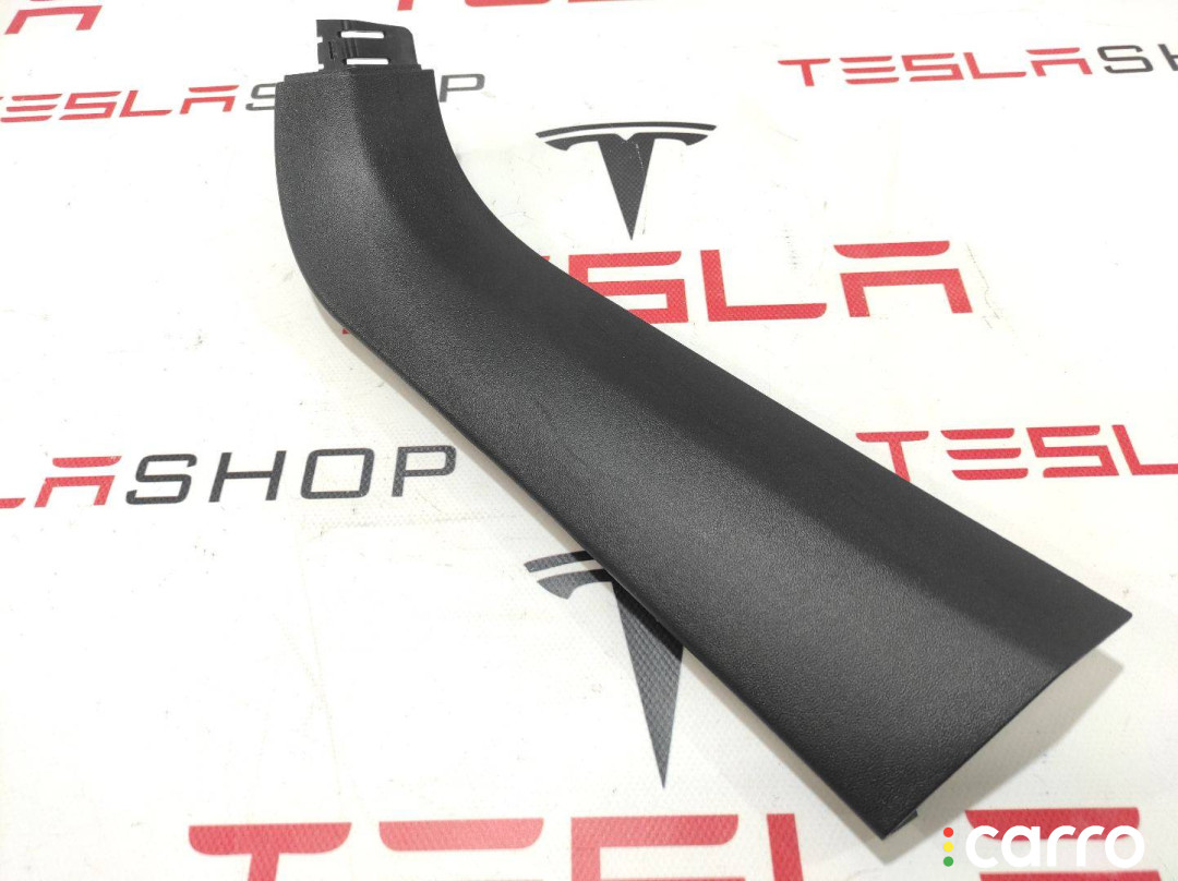 1009254-00-G, 1009235-00-I Накладка крышки багажника Tesla Model S 2018г. - фото №1