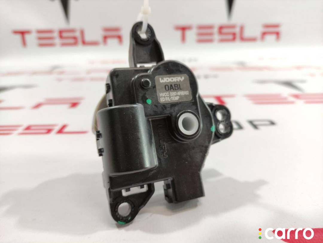 6008243, 1116135-00-B моторчик заслонки печки Tesla Model S 2018г. - фото №3