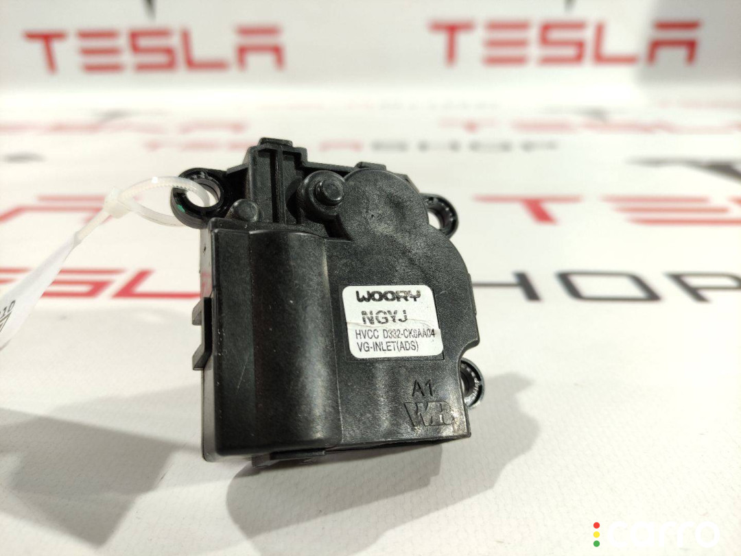 6008245, 1116135-00-B моторчик заслонки печки Tesla Model S 2018г. - фото №1