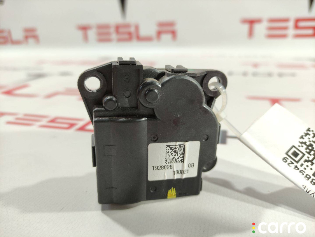 1099999-00-H, 1107674-00-A, T92882 Моторчик заслонки печки Tesla Model 3 2019г. - фото №1
