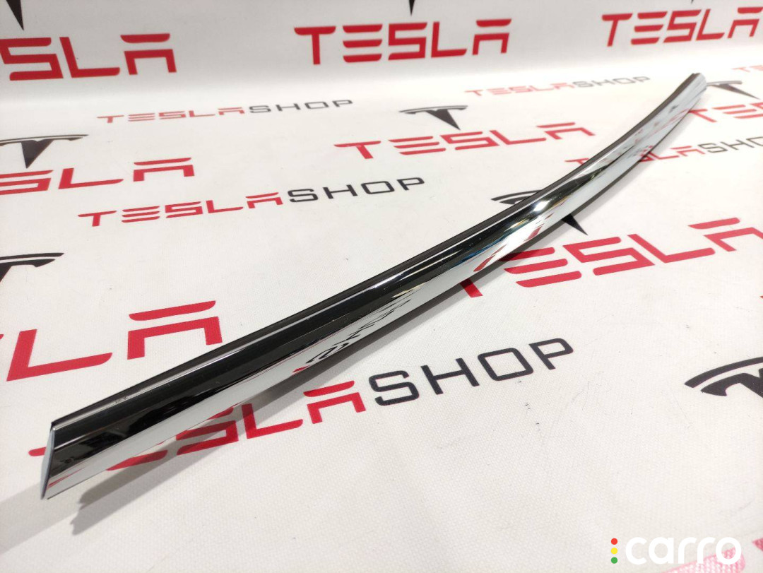 109592100C молдинг двери задней правой Tesla Model S 2018г. - фото №1