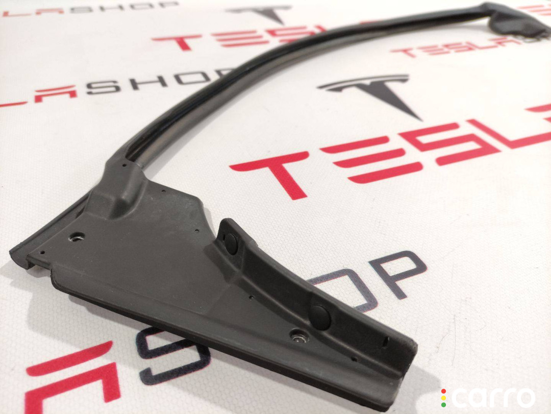 100542100D Уплотнитель передней двери Tesla Model S 2018г. - фото №2