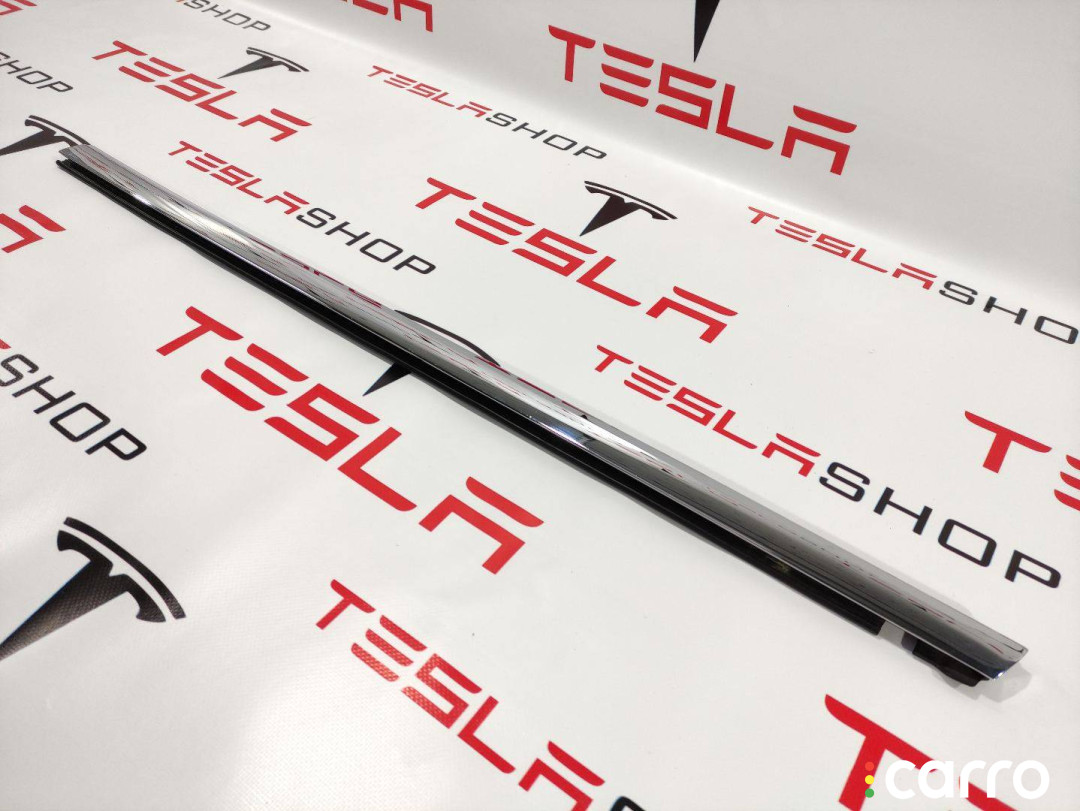 1095786-00-C молдинг двери передней левой Tesla Model S 2015г. - фото №1