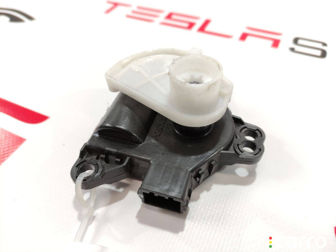6008243, 6007378-00-G моторчик заслонки печки Tesla Model S 2015г. - фото №3