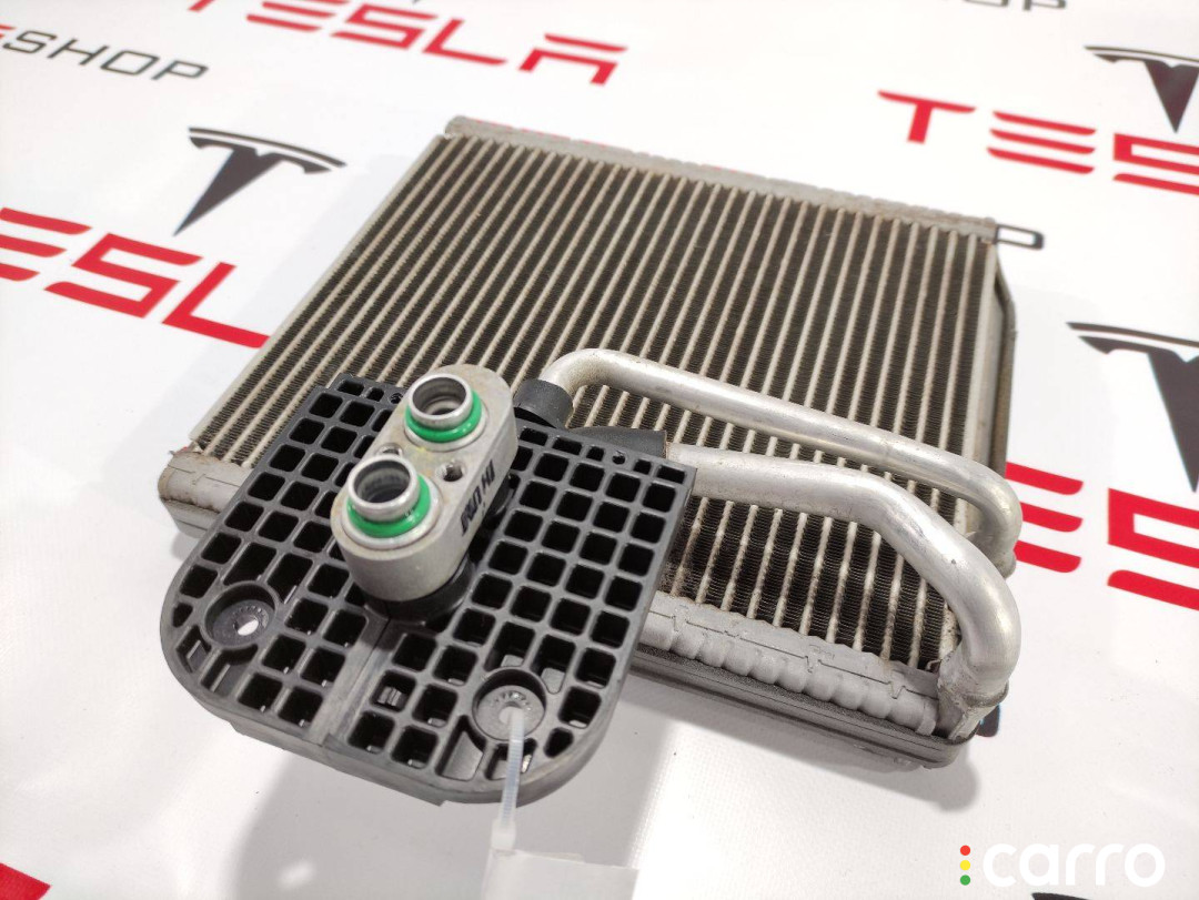 6007601, 6007378-00-G радиатор отопителя (печки) Tesla Model S 2015г. - фото №1