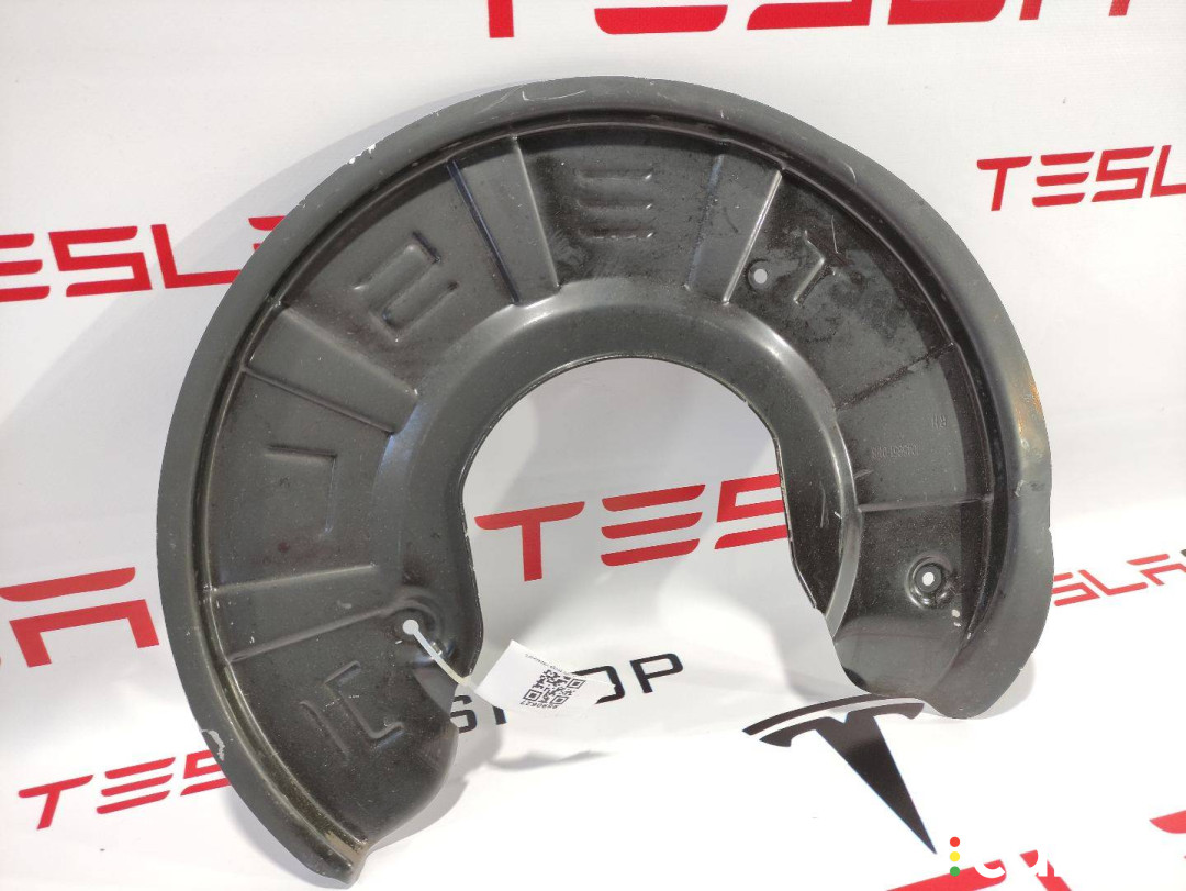 1045951-01-B Кожух тормозного диска Tesla Model S 2015г. - фото №3