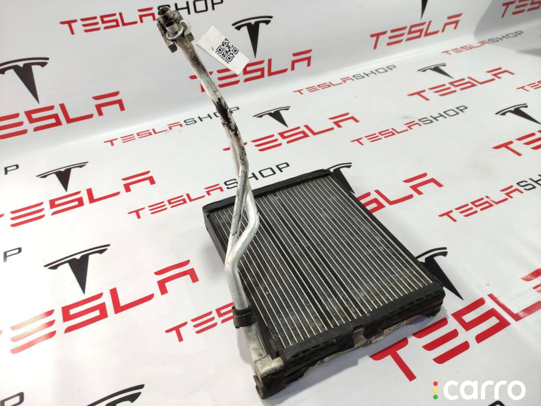 1099999-00-H радиатор отопителя (печки) Tesla Model 3 2020г. - фото №1