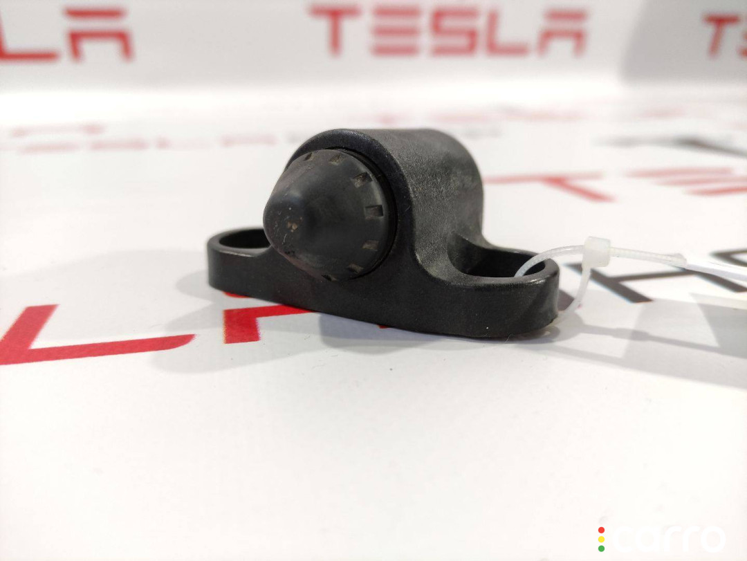 1008864-00-C, 14857 Упор крышки багажника правый Tesla Model S 2018г. - фото №1