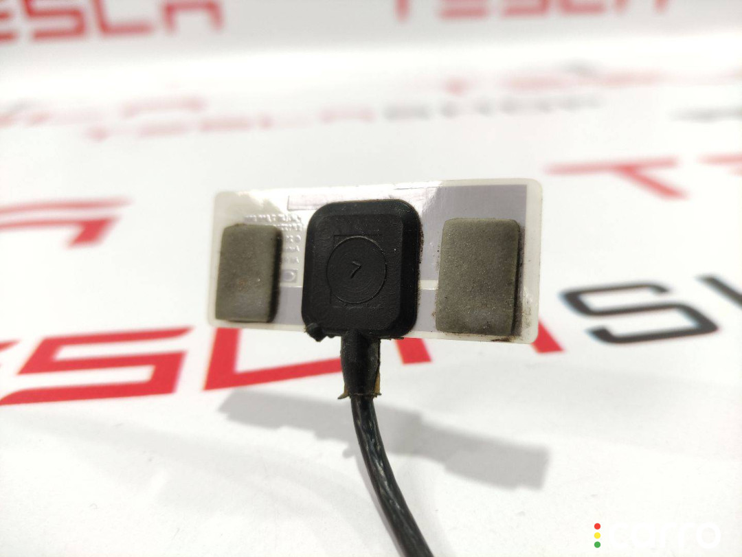 1032447-80-F, 1047251-00-E антенна Tesla Model X 2016г. - фото №3