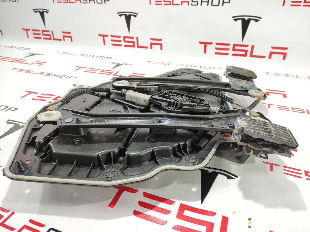 1495513-99-B, 1526807-00-B стеклоподъемник задний правый Tesla Model Y 2020г. - фото №9