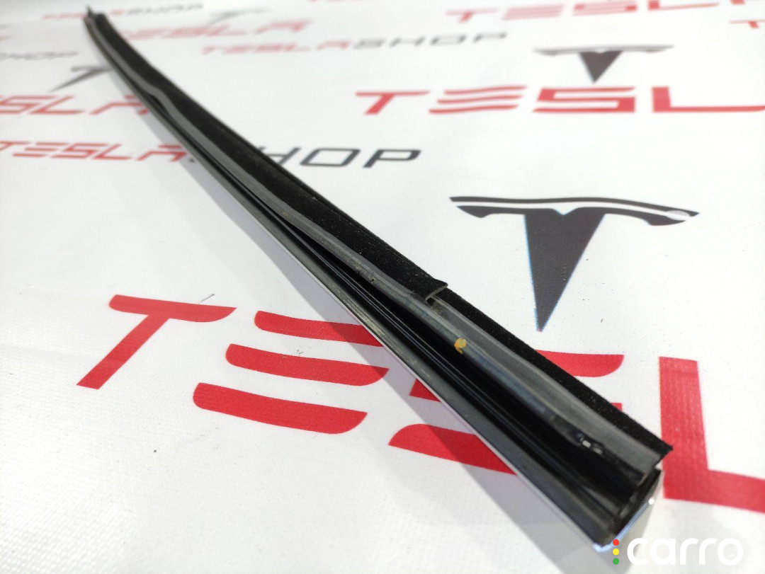 1080745-00-C молдинг двери задней левой Tesla Model 3 2019г. - фото №5
