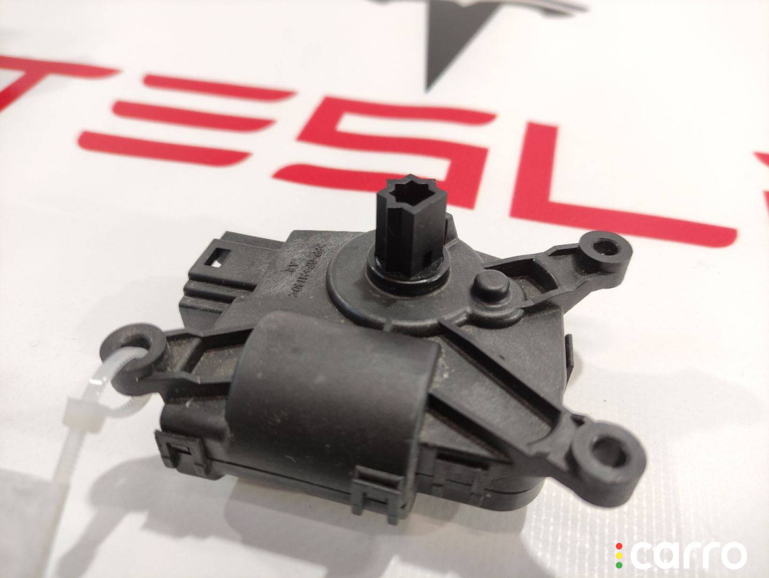 1099999-00-H, T90442B Моторчик заслонки печки Tesla Model 3 2019г. - фото №2