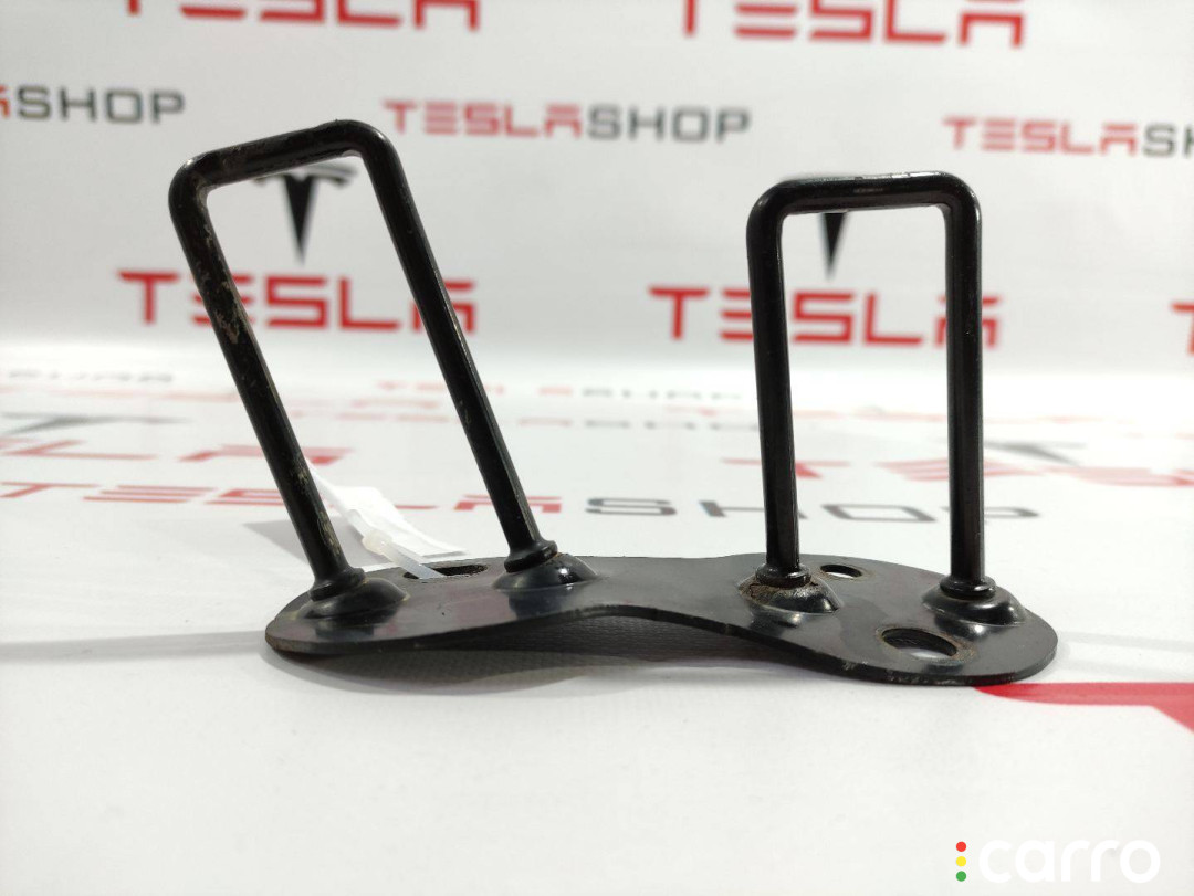 6007202-00-C петля замка капота Tesla Model S 2015г. - фото №1