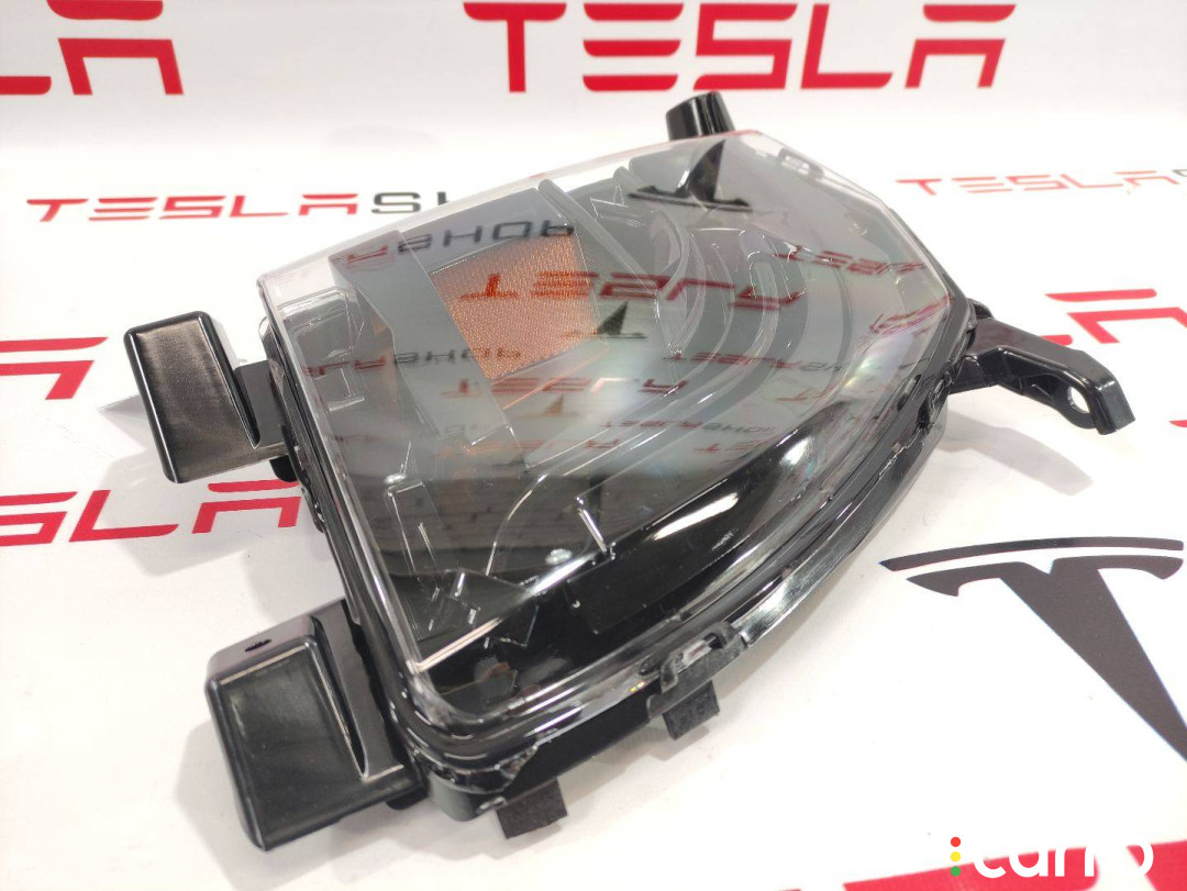 1024016-00-C фара противотуманная правая Tesla Model S 2020г. - фото №1